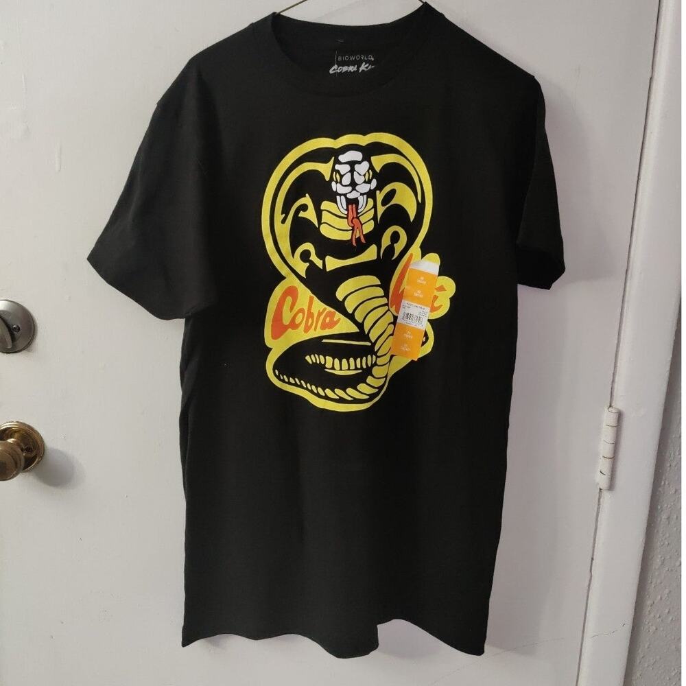 Cobra Kai Black/Yellow Tee T-Shirt M 38/40 2021 Karate Kid Bioworld TV Movie NEW